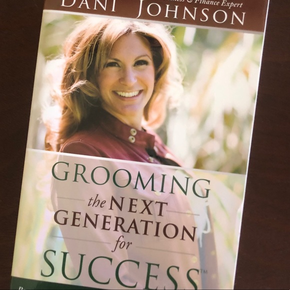 Dani Johnson Bundle, 2 Books, 1 CD - Picture 3 of 7